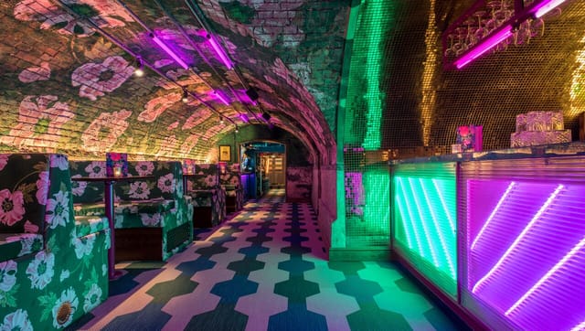 Back Bar - image