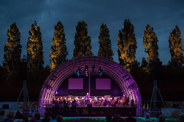 Athletics track - image