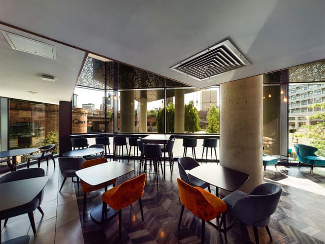 Embankment Lounge - image