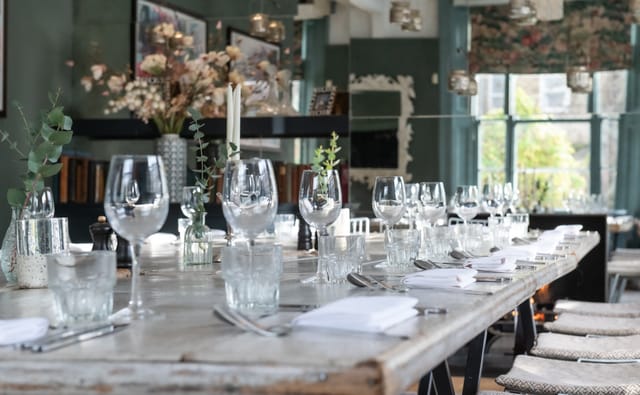 The Oakley room - image