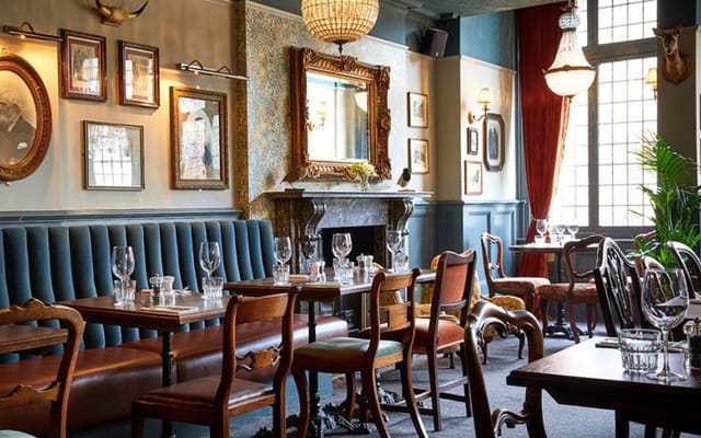 Walrus Club Room - image