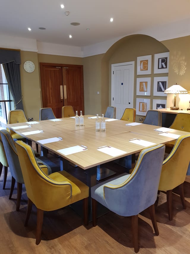 Spotlight Lounge - image