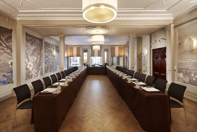 Clarendon Room - image