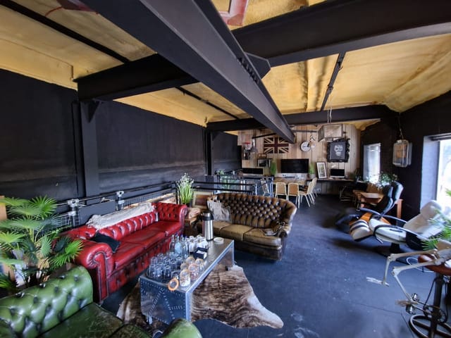 Office & Lounge - image