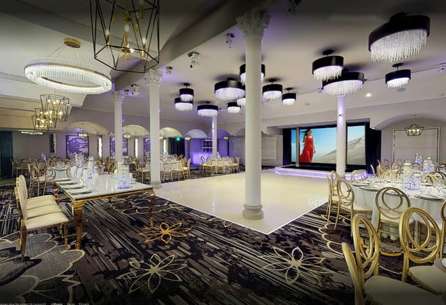 Banquet hall - image