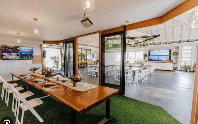 Royal or Palm Room - image