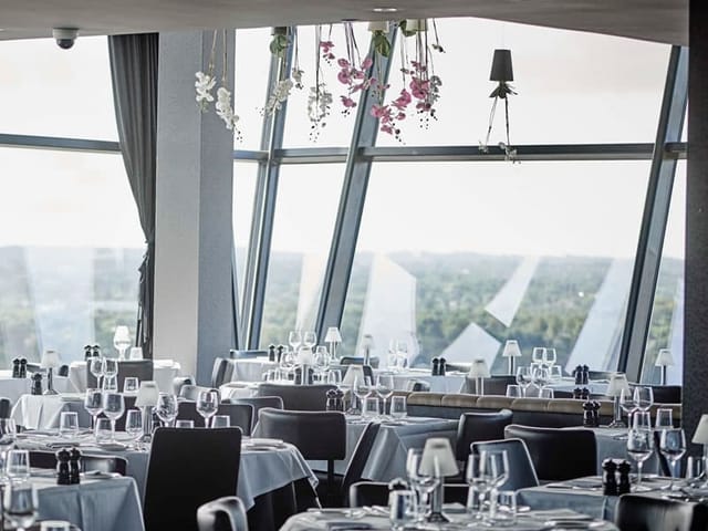 Sleek Restaurant - image