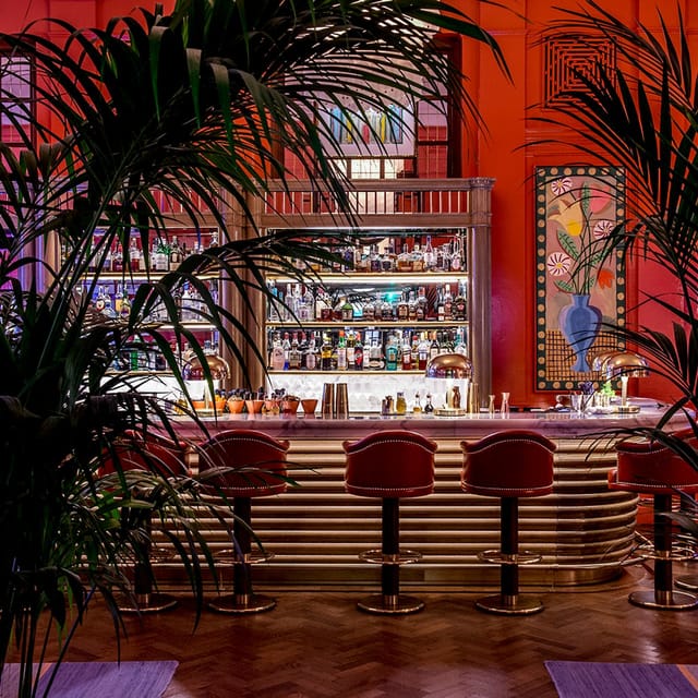 Cocktail bar - image