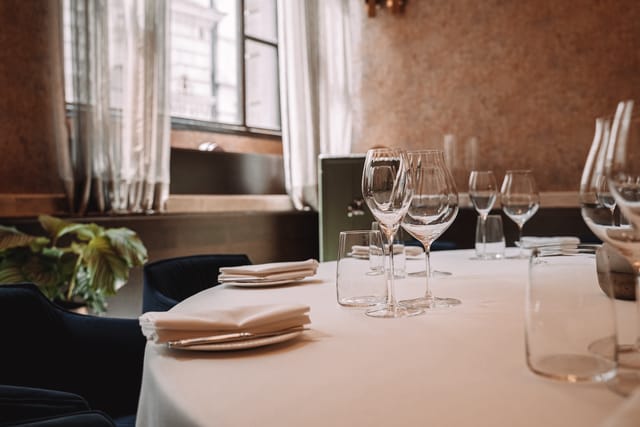 Private dining rooms - image