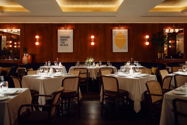 Restaurant - Main dining room - image