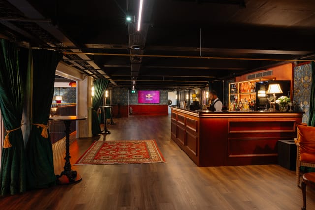 Mezzanine Full hire - image