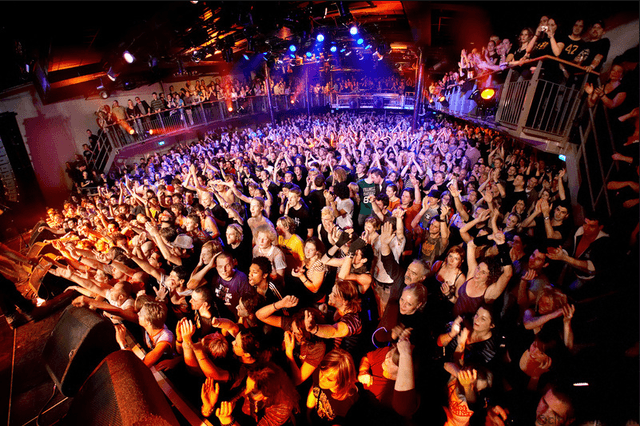 Smaller room - image