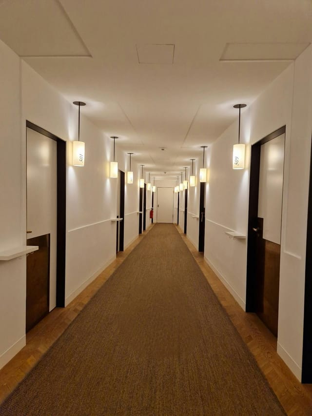 Bar & Lounge - image