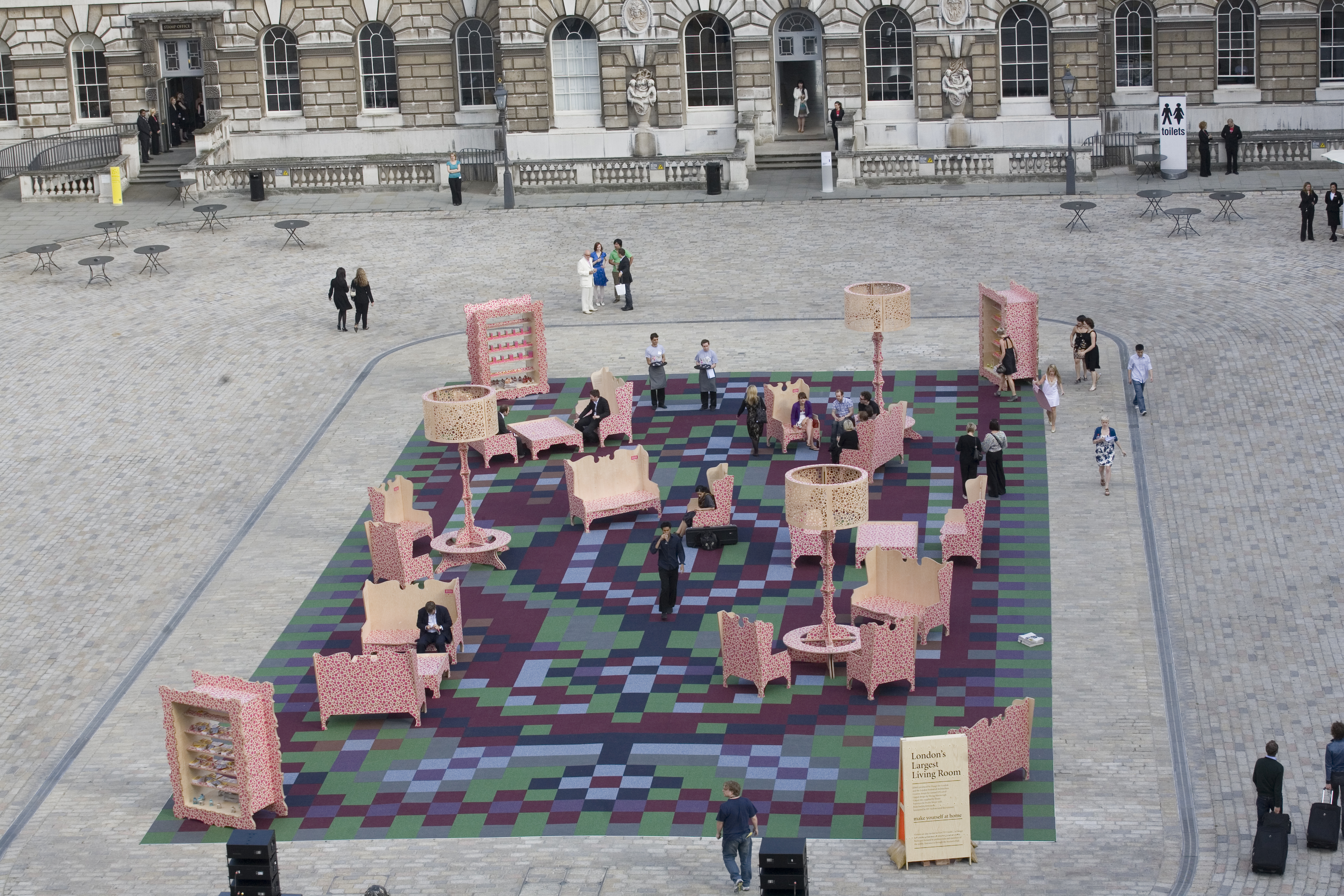 The Edmond J. Safra Fountain Court - 3tf0osddp2a.jpg