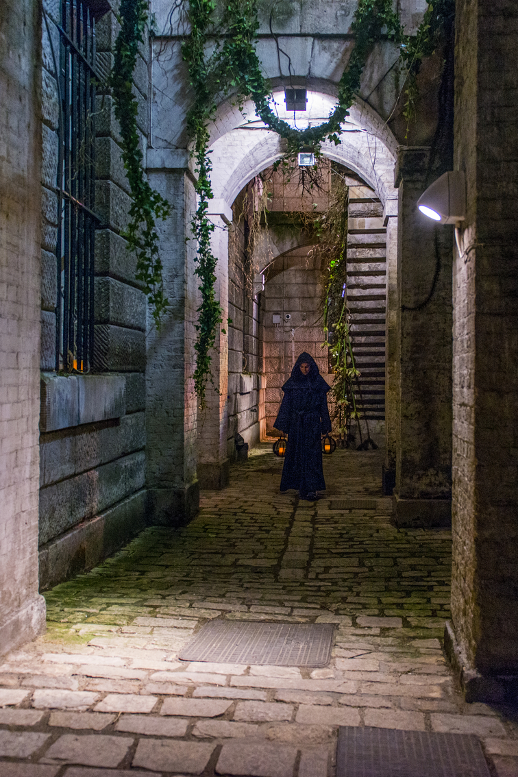 Lightwells and Deadhouse - yawxtx0u44i.jpg