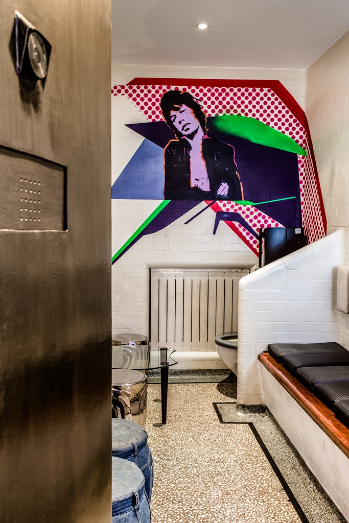 The Bar - 24wvas2db3w.jpg