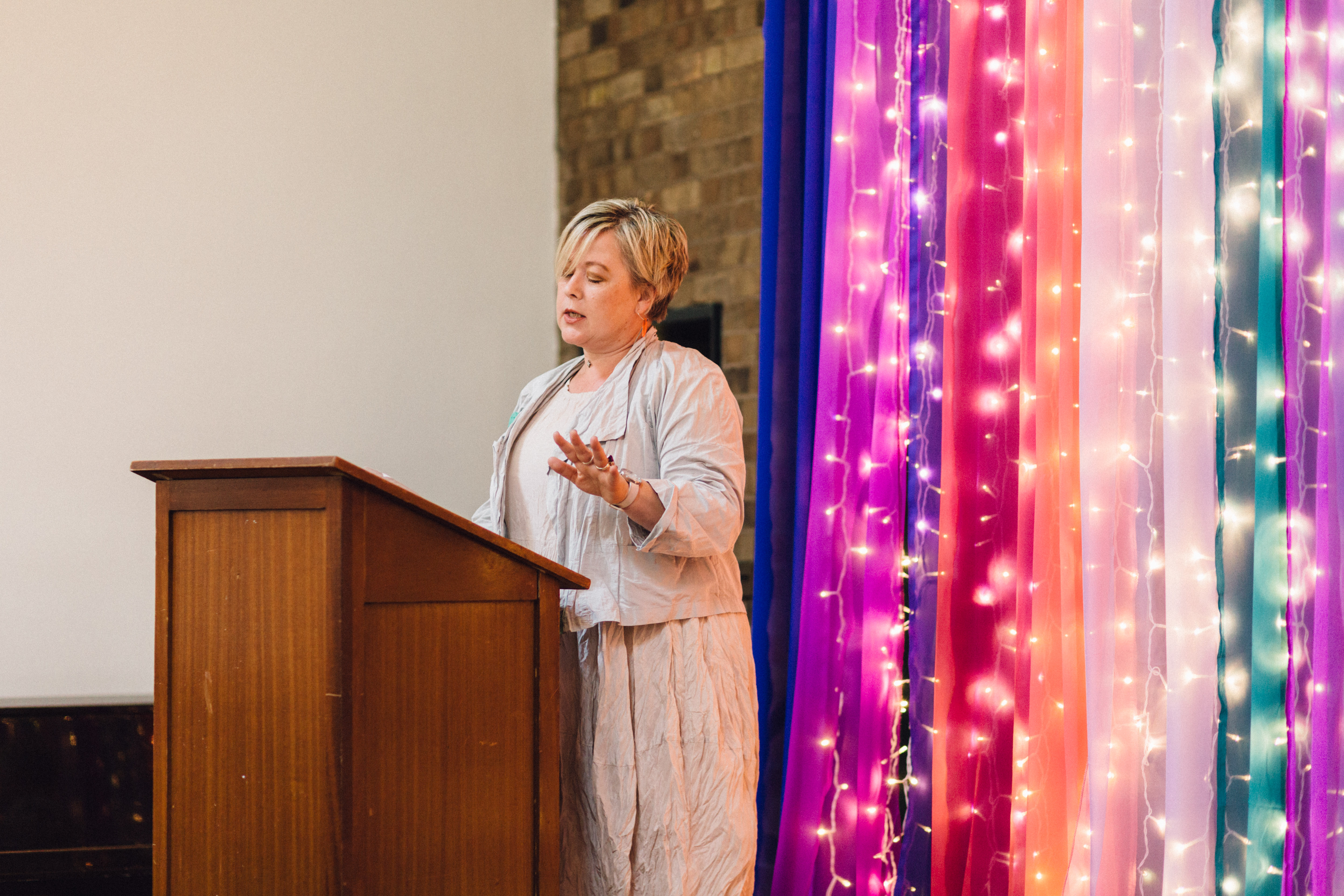 Large Hall - yres4wb1w5b.jpg