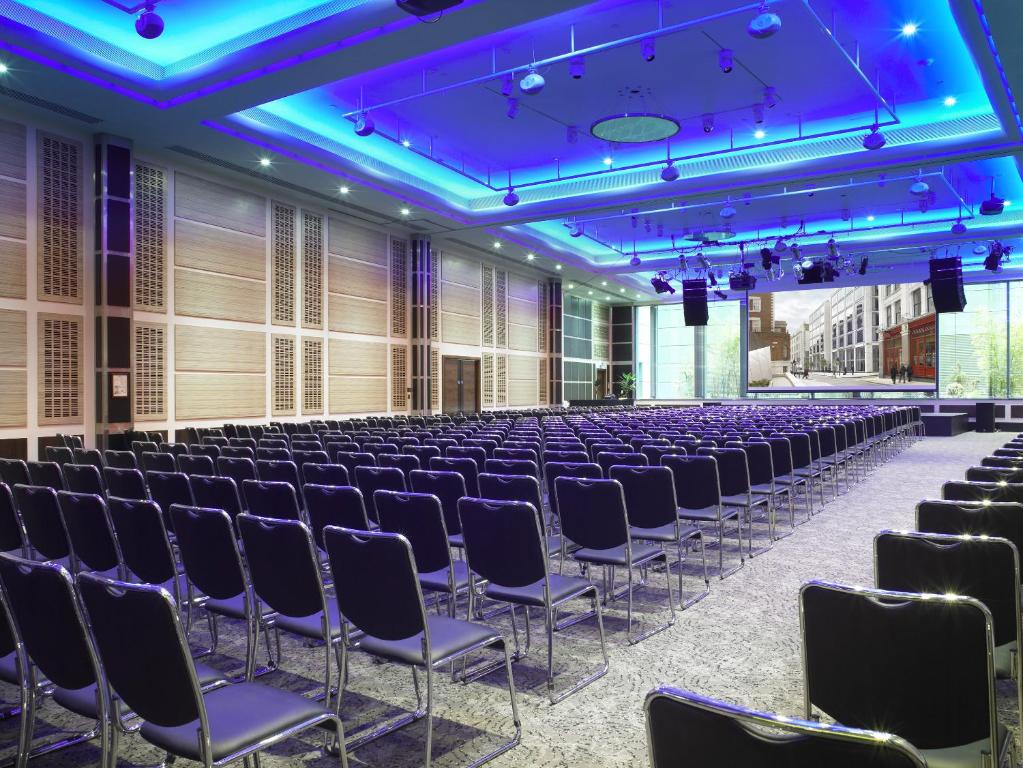 Wren & Shakespeare Suite at Leonardo Royal Hotel, ideal for conferences with blue lighting.