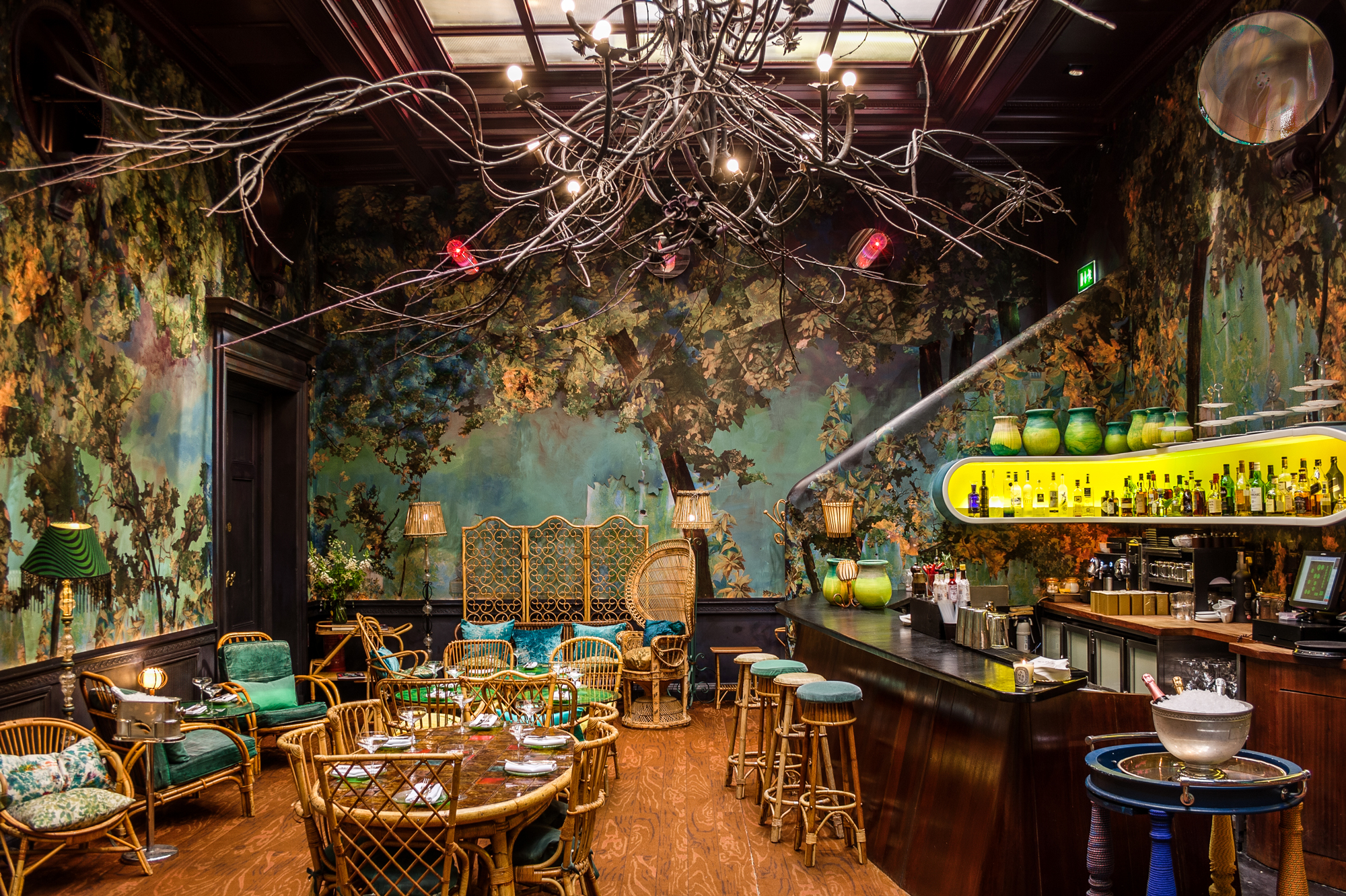 Stylish lounge area with vibrant decor, perfect for networking events and cocktail receptions.