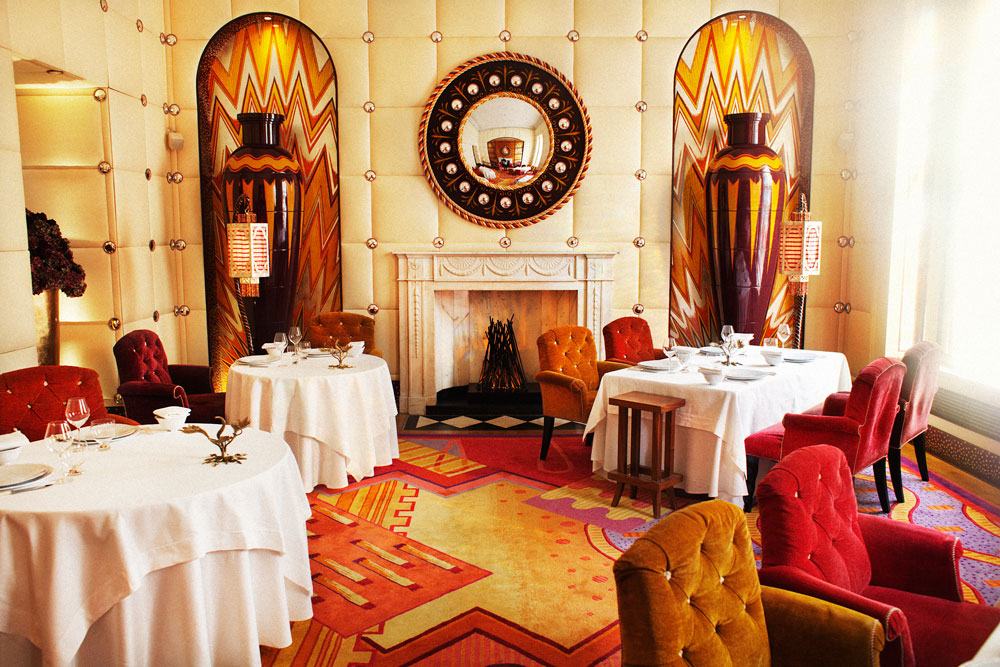 Elegant dining space with luxurious furnishings for upscale events and corporate dinners.