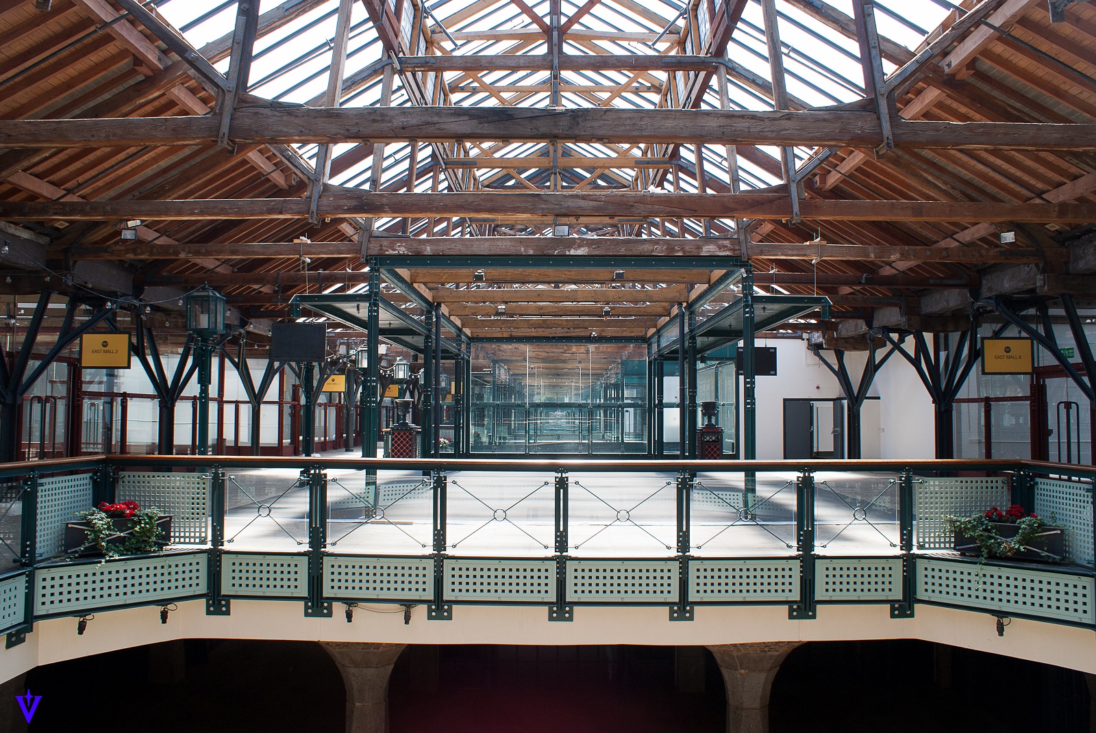 East Mall - hknfiixlxda.jpg