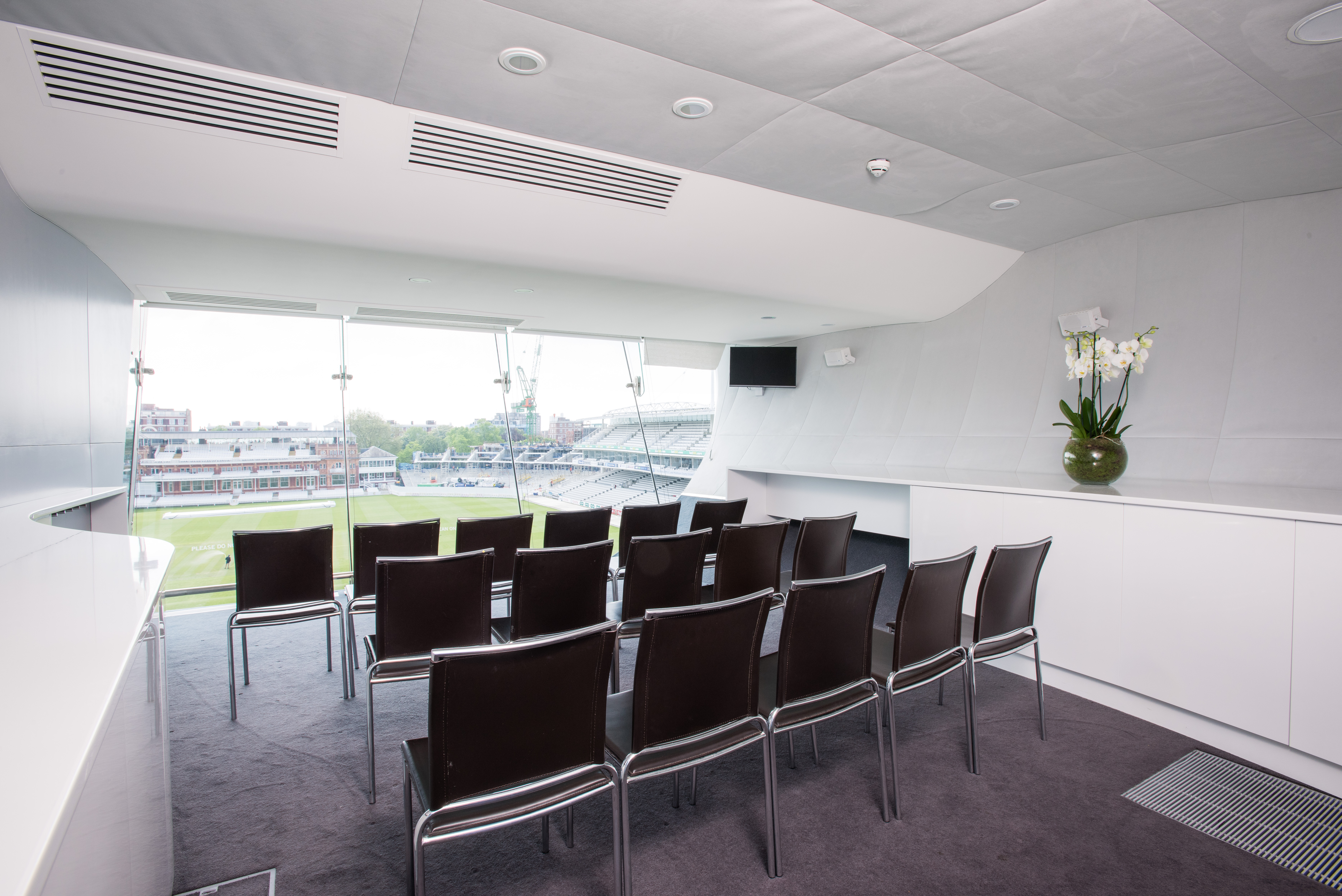 J.P. Morgan Media Centre - 1mhpq0kpjeu.jpg