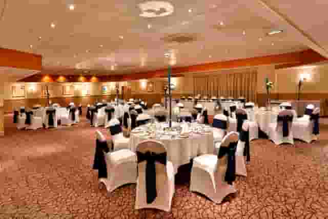 Cresta Court Hotel