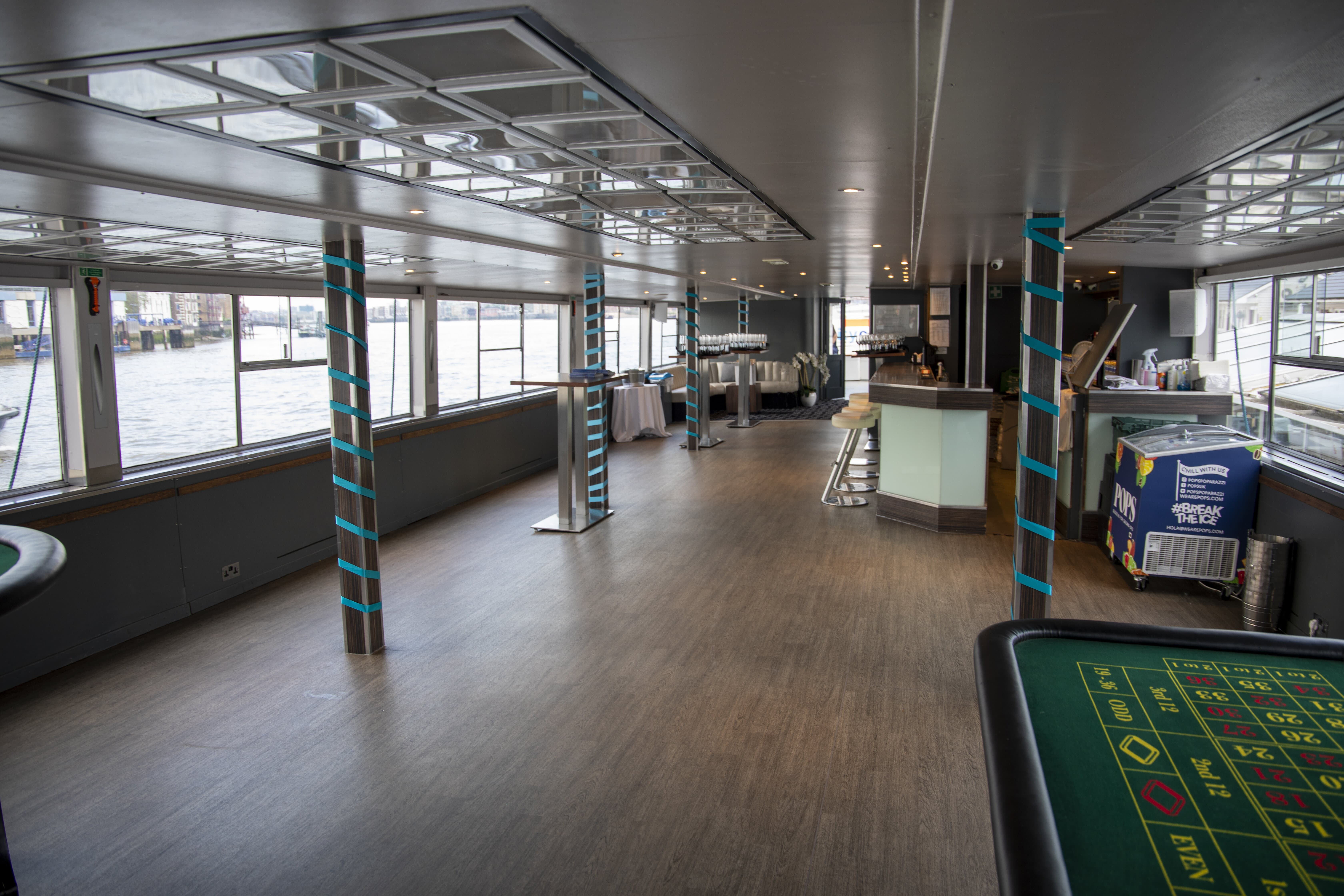 M.V. Erasmus - 1zsnyvmo4po.jpg