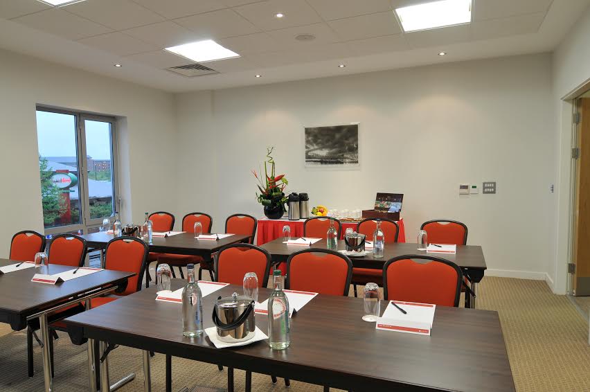 Wonderwall Suite meeting room in AC Hotel Manchester, ideal for professional events.