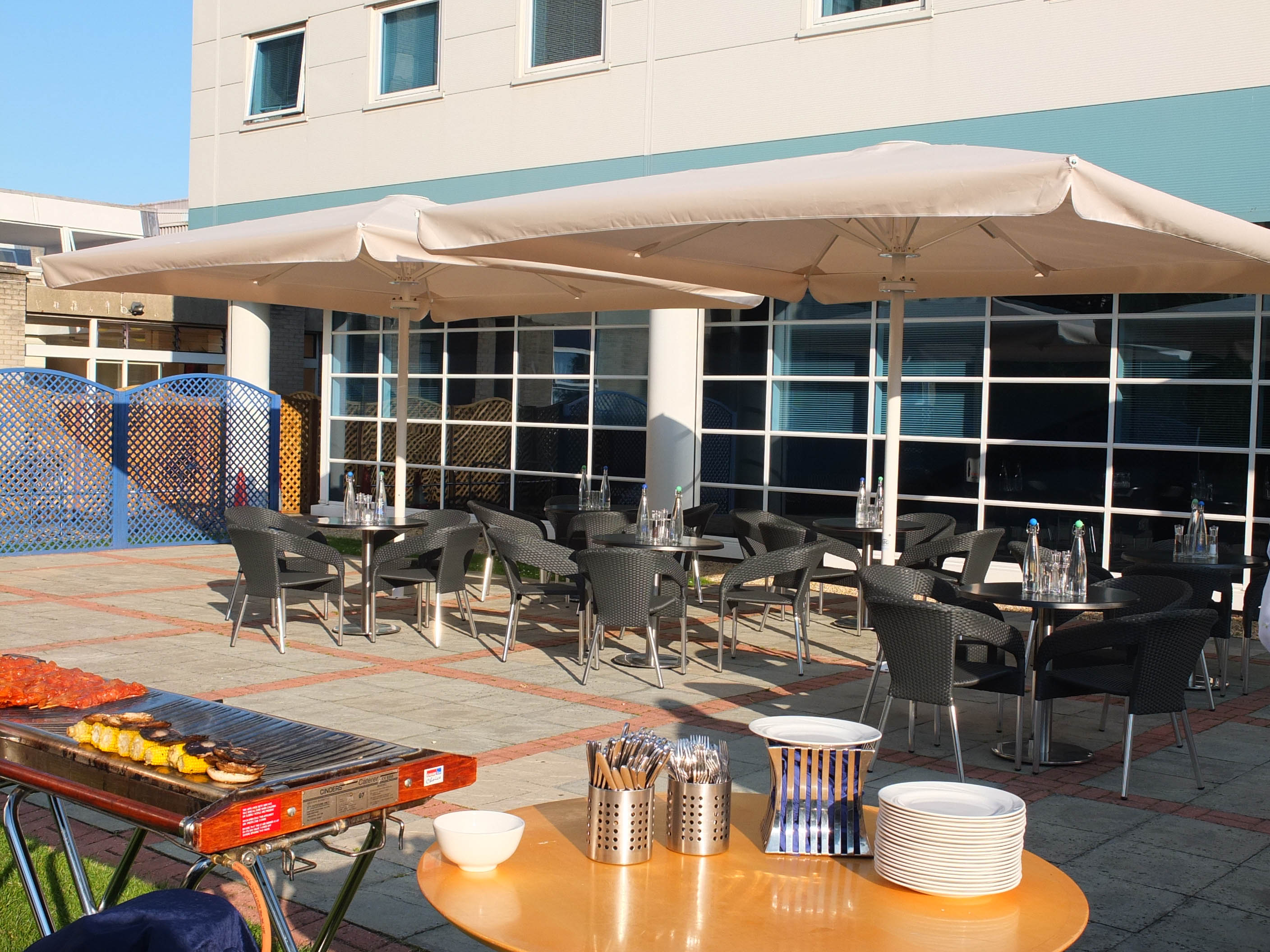 Foyer, Atrium & Patio - qdzzf2lgbyv.jpg