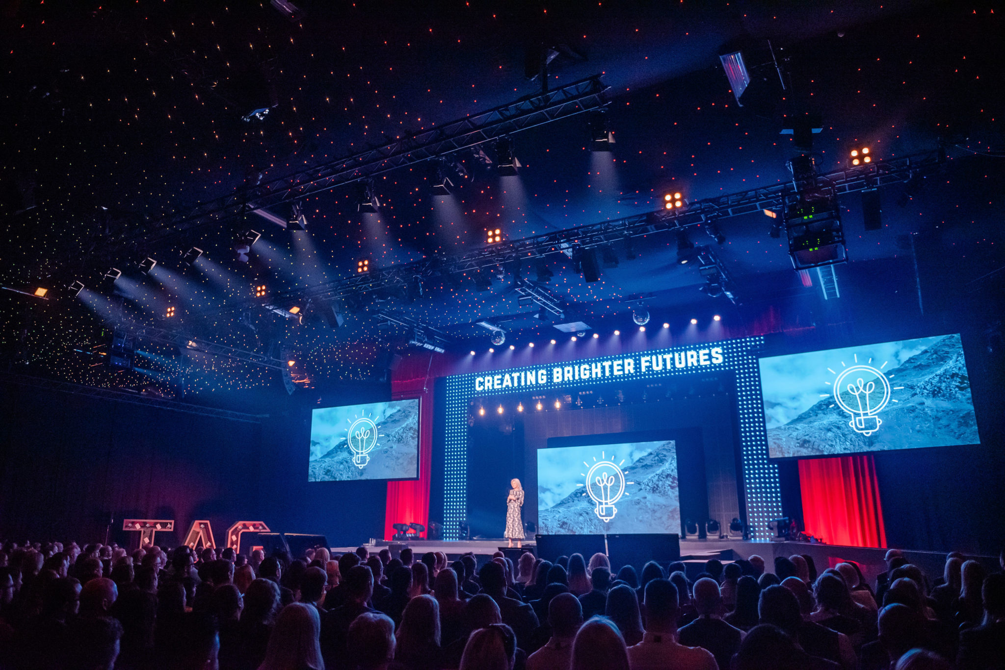 Whole Venue - i0lcr14sqdi.jpg