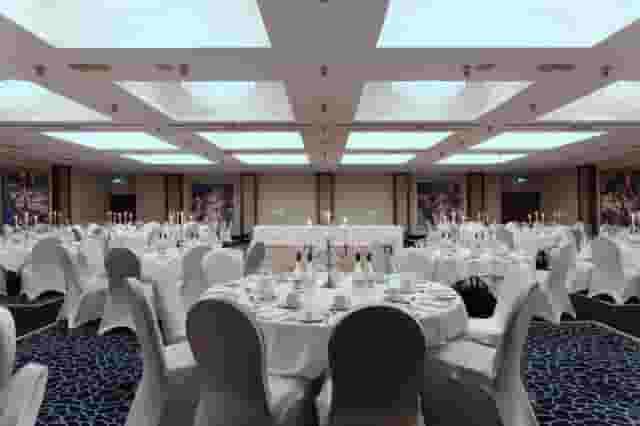 Renaissance London Heathrow Hotel