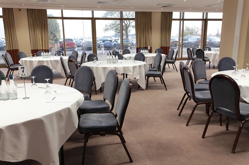 Marlborough Suite at Renaissance London Heathrow, ideal for meetings and banquets.