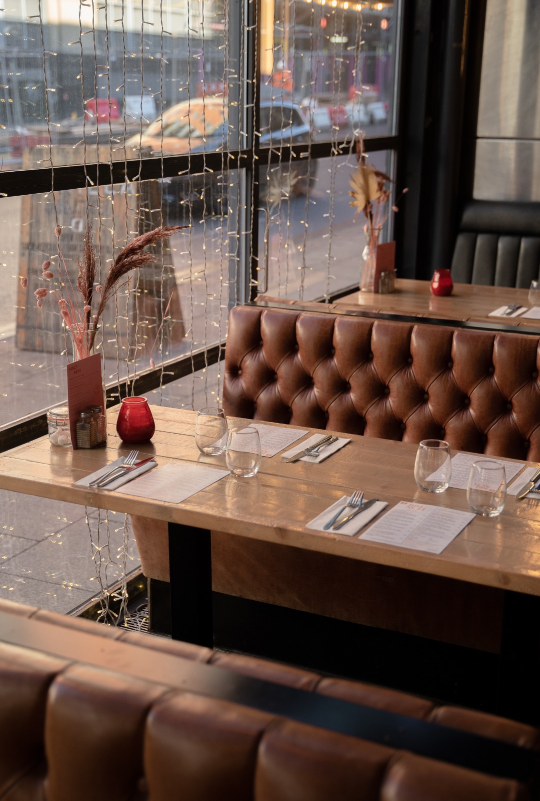 Main Bar - t2yyd2wdtlz.JPG