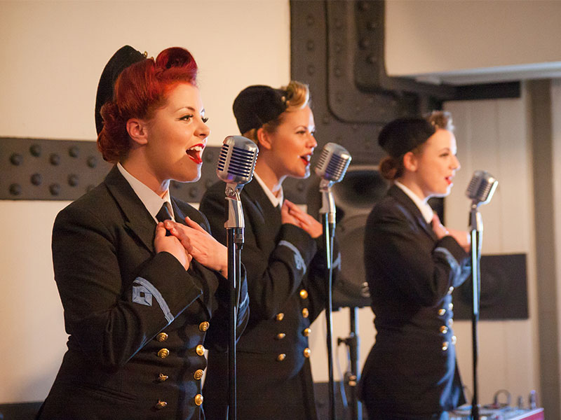 Cabaret Club - fe4abw3wtja.jpg