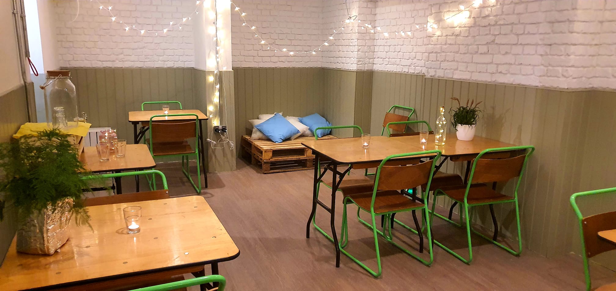 Downstairs - byy241sbrny.jpg