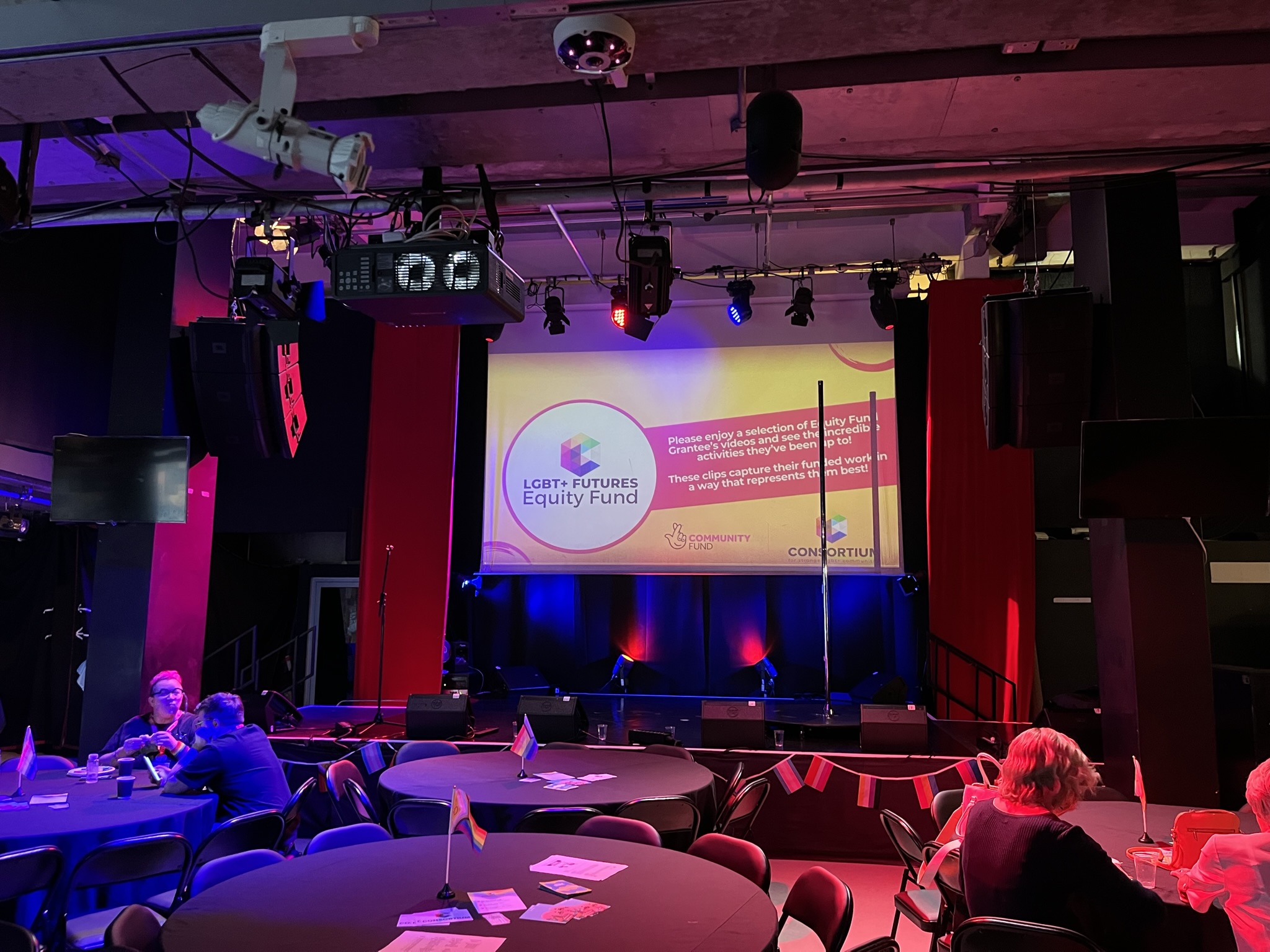 The Stage - zolbpwsxxs5.jpeg