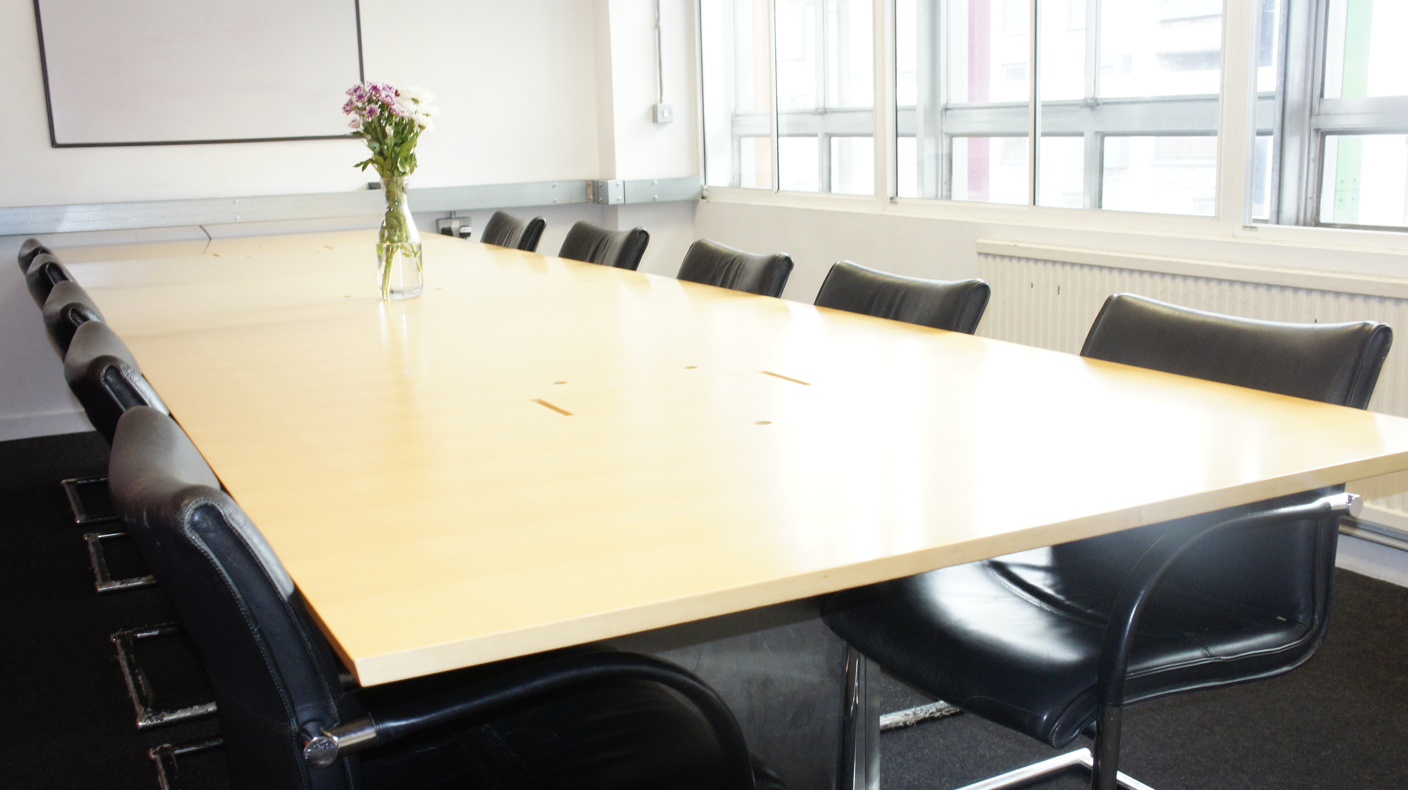 Boardroom - dhazcj5fugi.JPG