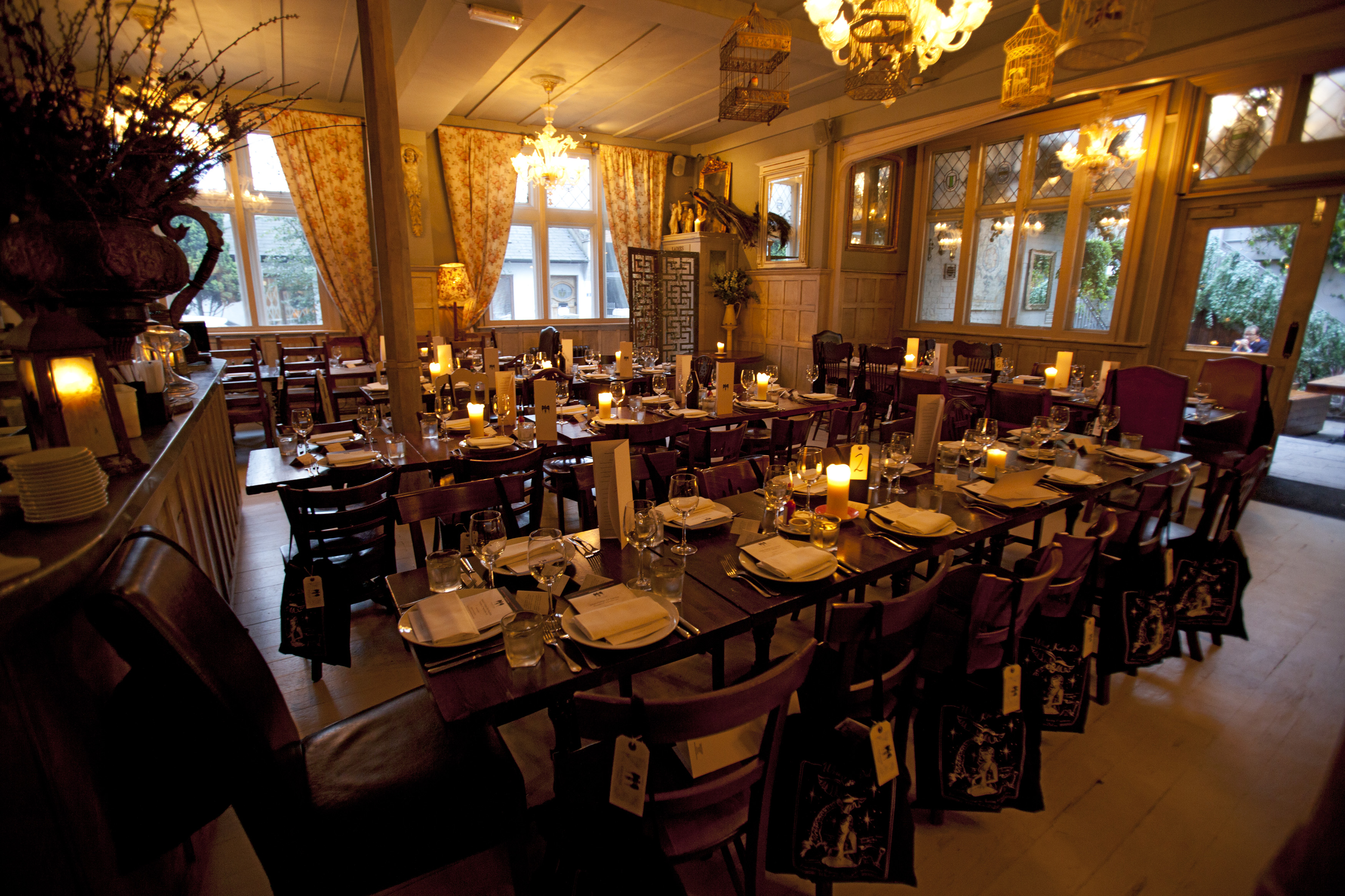 Elegant dining room in Kensal Green, perfect for intimate gatherings and corporate events.