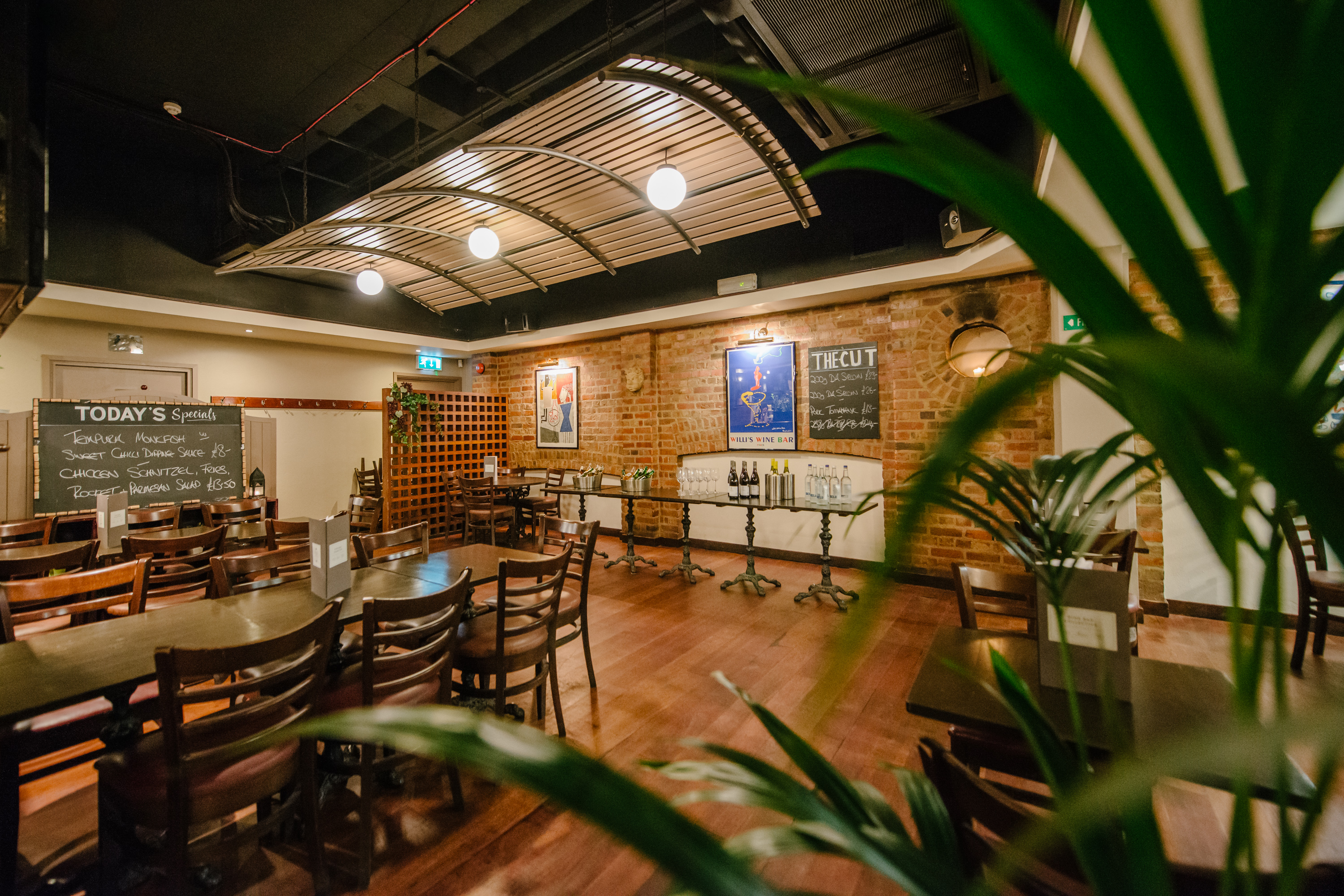 Whole Venue - xtymbqvj0jb.jpg