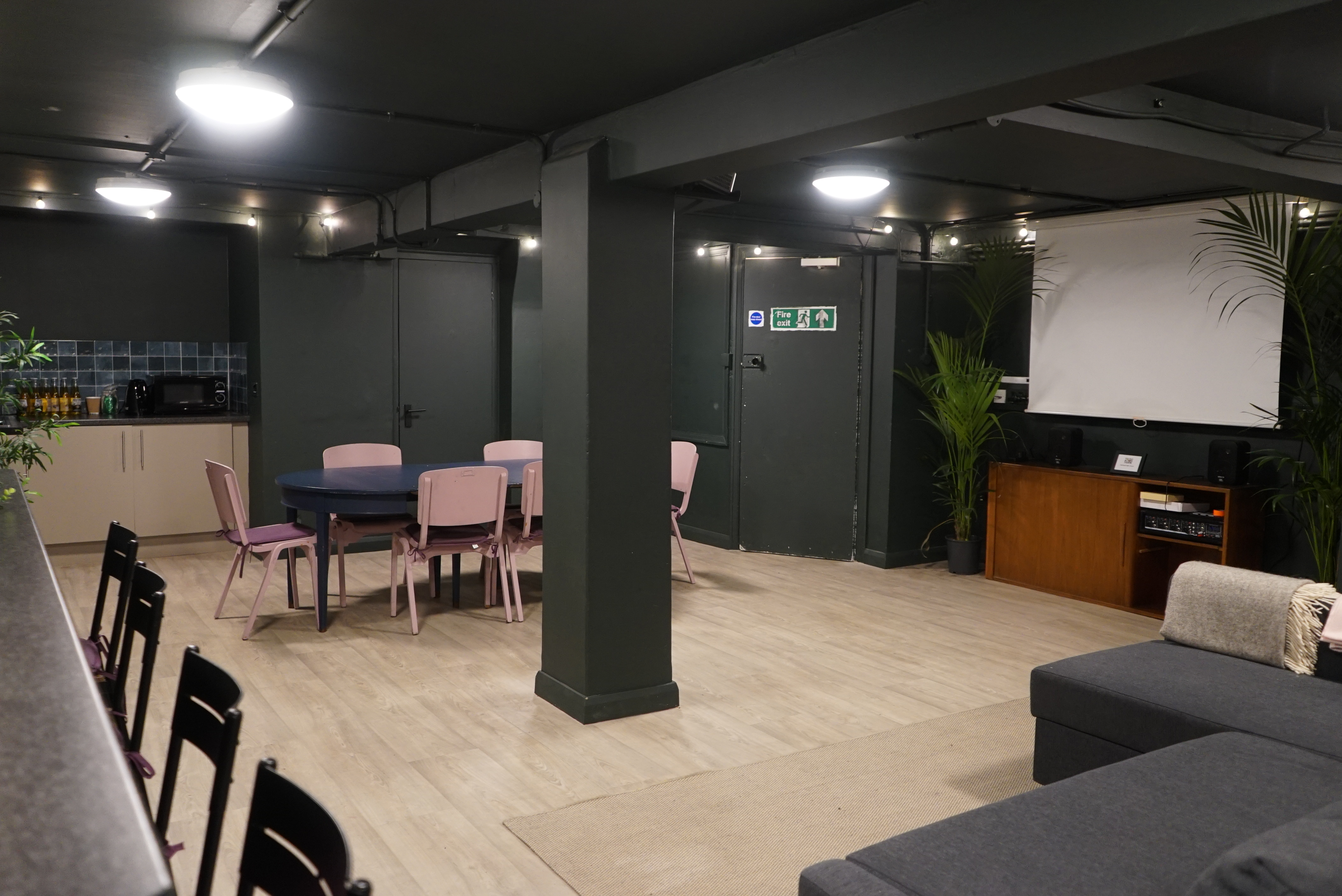 Versatile meeting space with lounge area at Young Actors Theatre Islington for workshops.