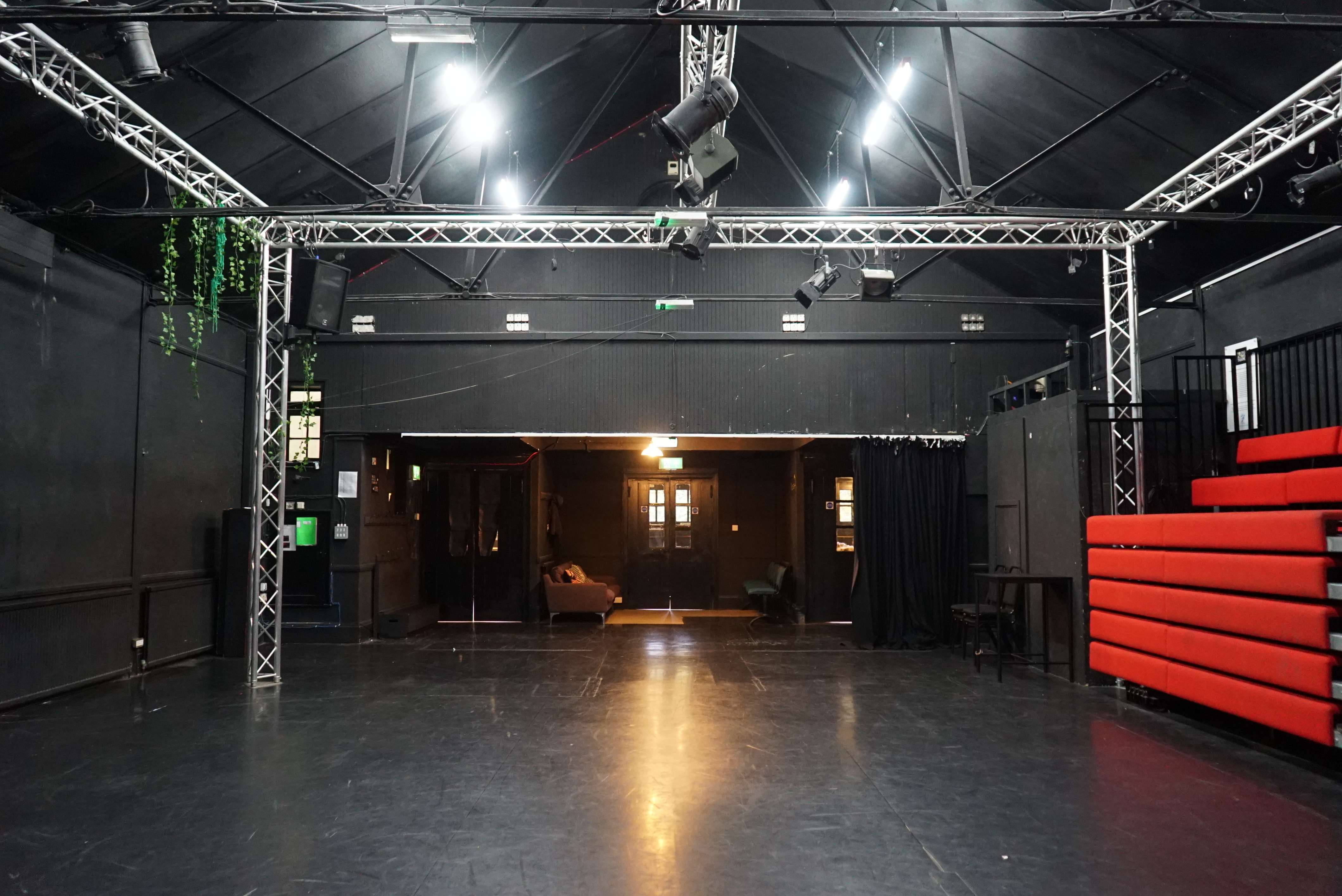 Theatre Space - 3cdx05eqwuk.JPG