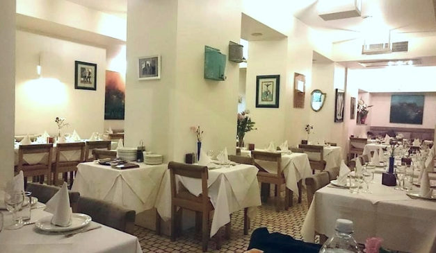 Retsina Private Room: elegant dining space for intimate gatherings and corporate events.