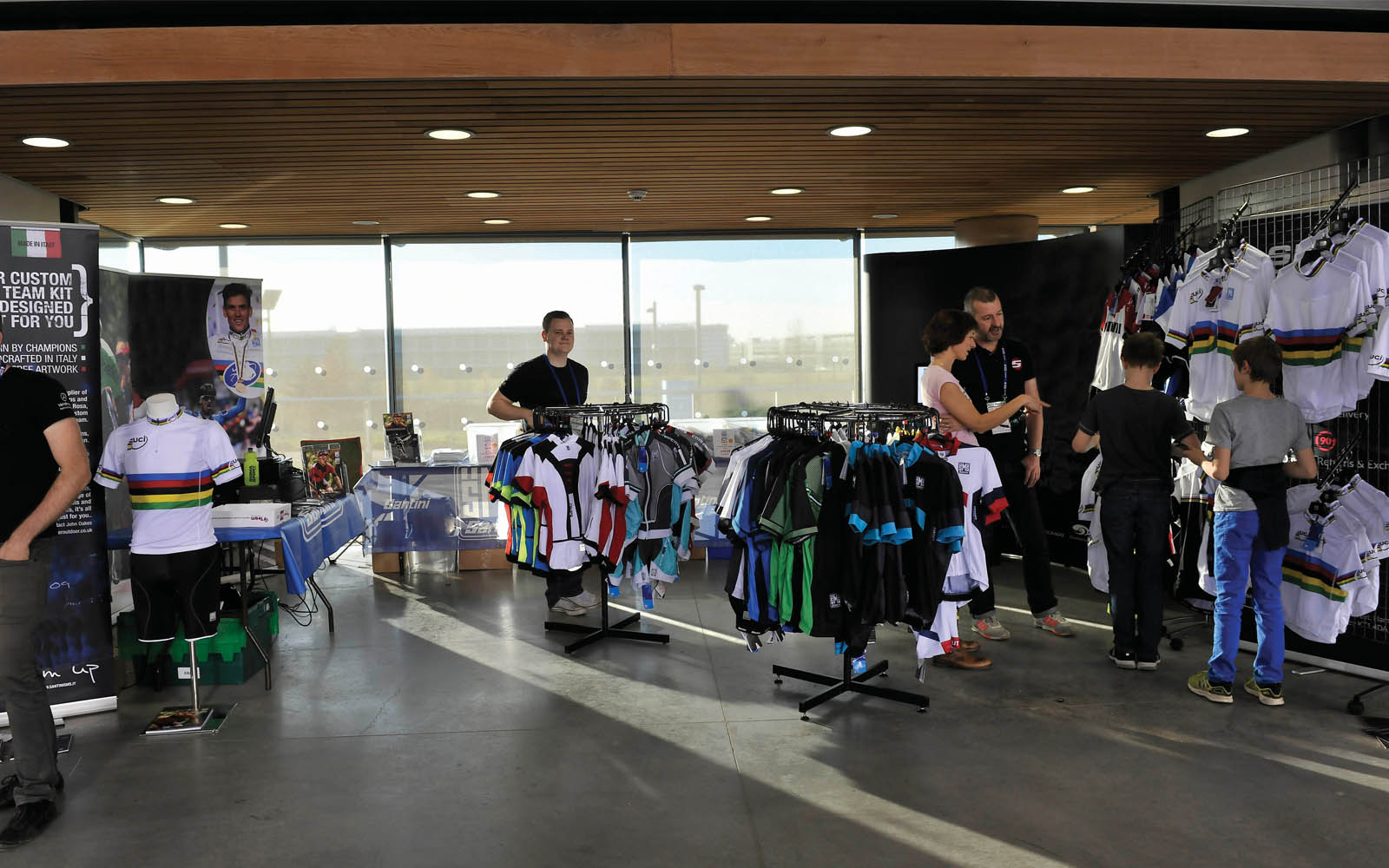 Concourse Pods - os5eqyn2d4p.jpg