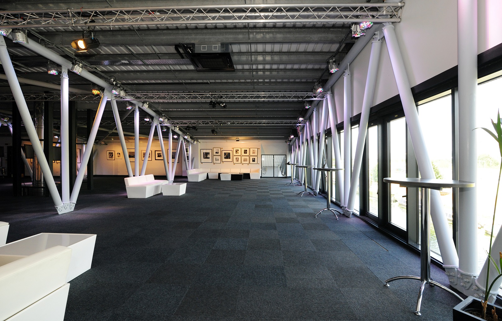 Smokehouse Gallery and Roof Terrace - n3rmqyxssks.jpg