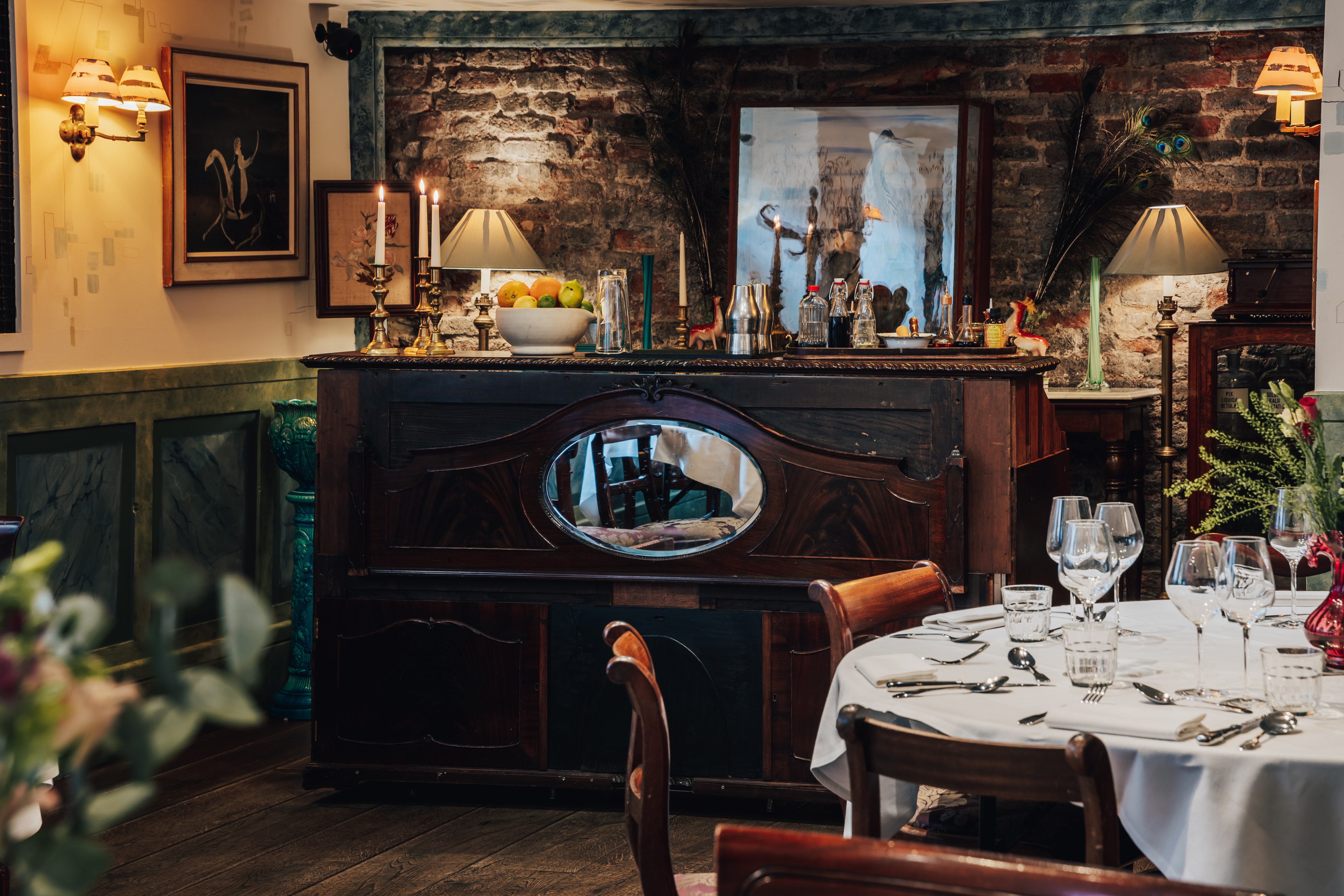 The Parlour - zzuucx5zla3.jpg