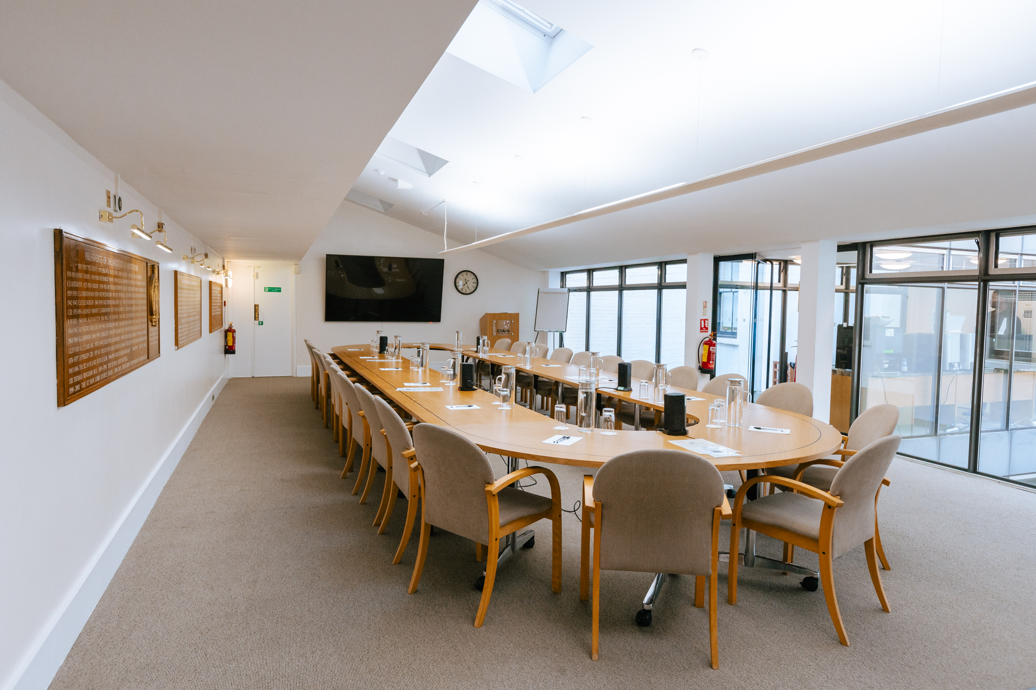 Council Chamber - bsbjqxn55qg.jpg