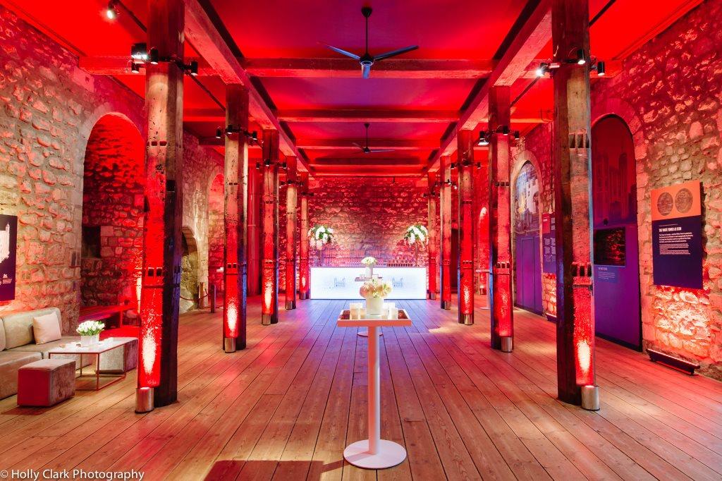 White Tower - 5nbd2jxzmus.jpg