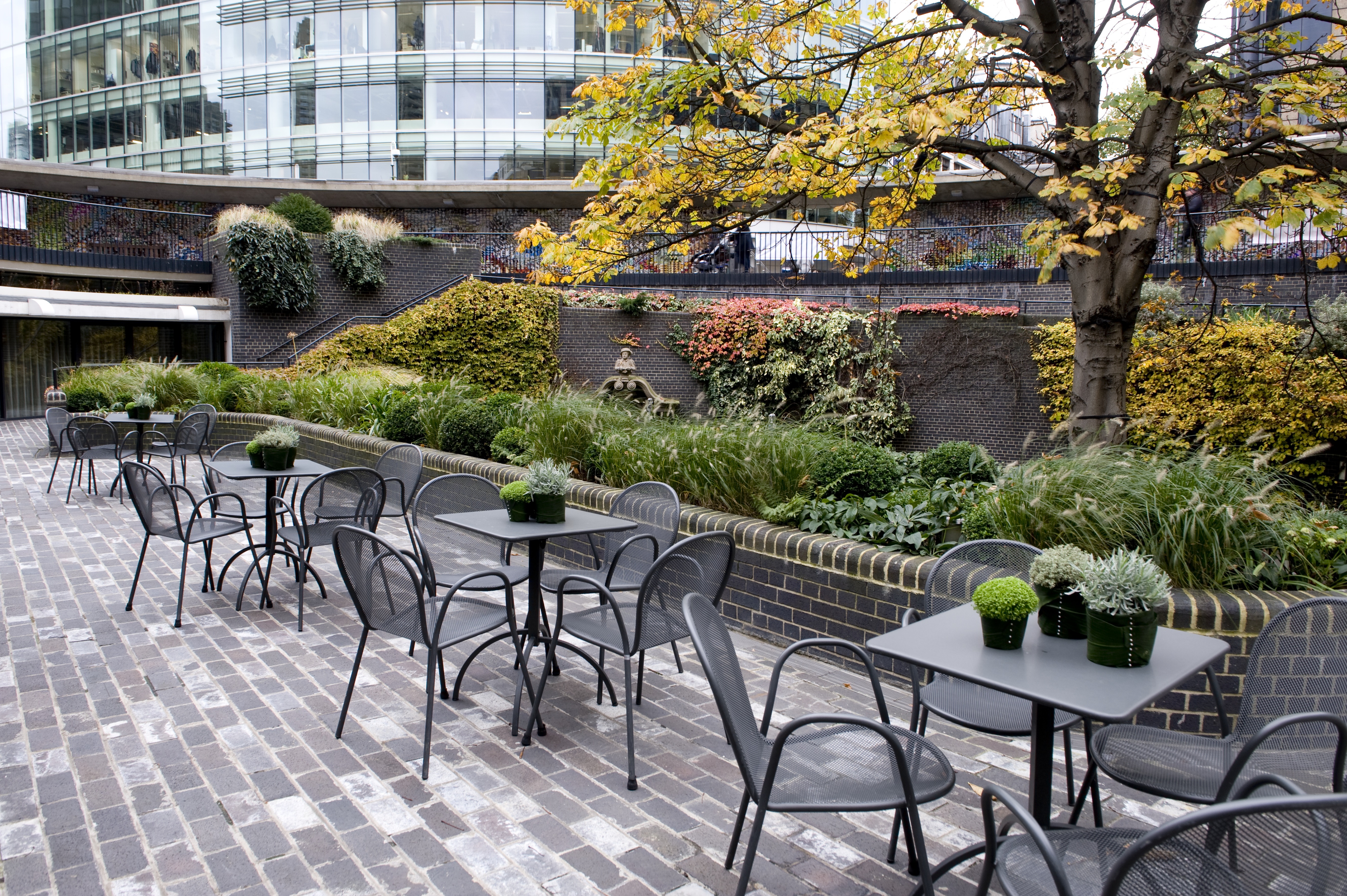 Garden Room at London Museum: charming outdoor venue for casual meetings and networking.