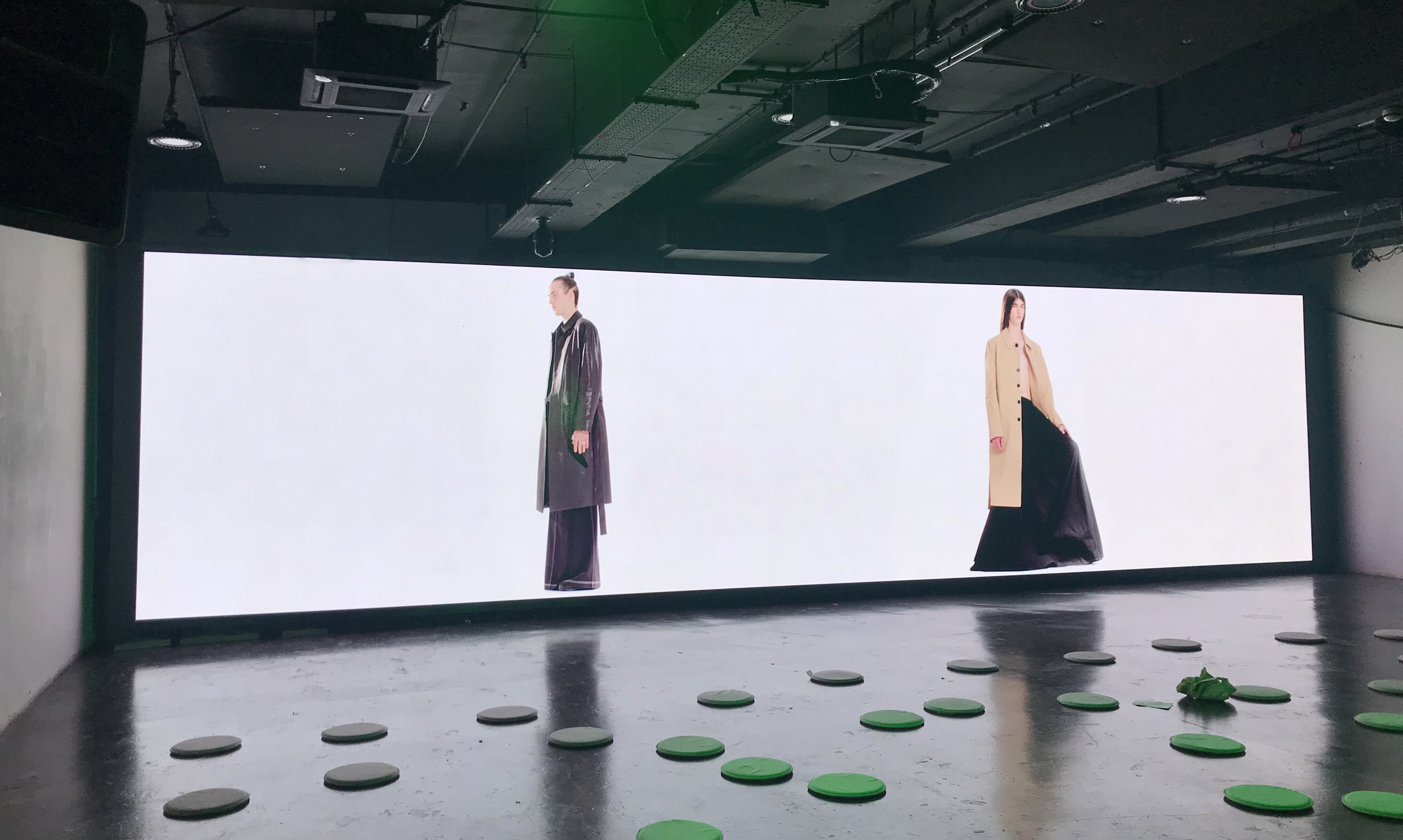 The Black Studio - wjuqyqlyqsv.jpg